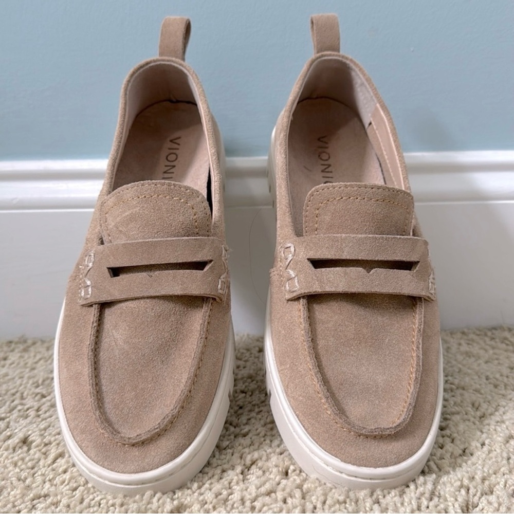 Vionic Women’s Beige Uptown Loafer Suede Slip-Ons 7